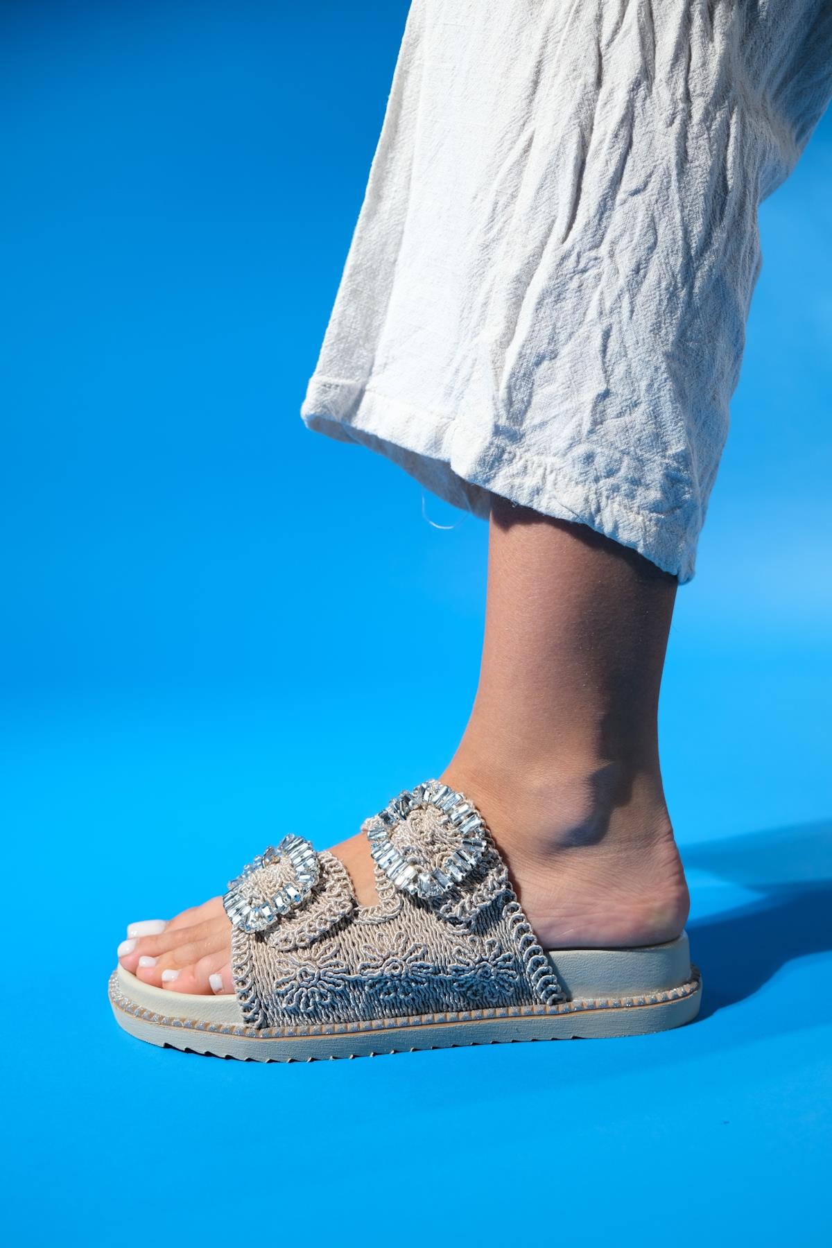 Dungeon - Beige Knit Double Strap Stone Buckle Slide (Women)