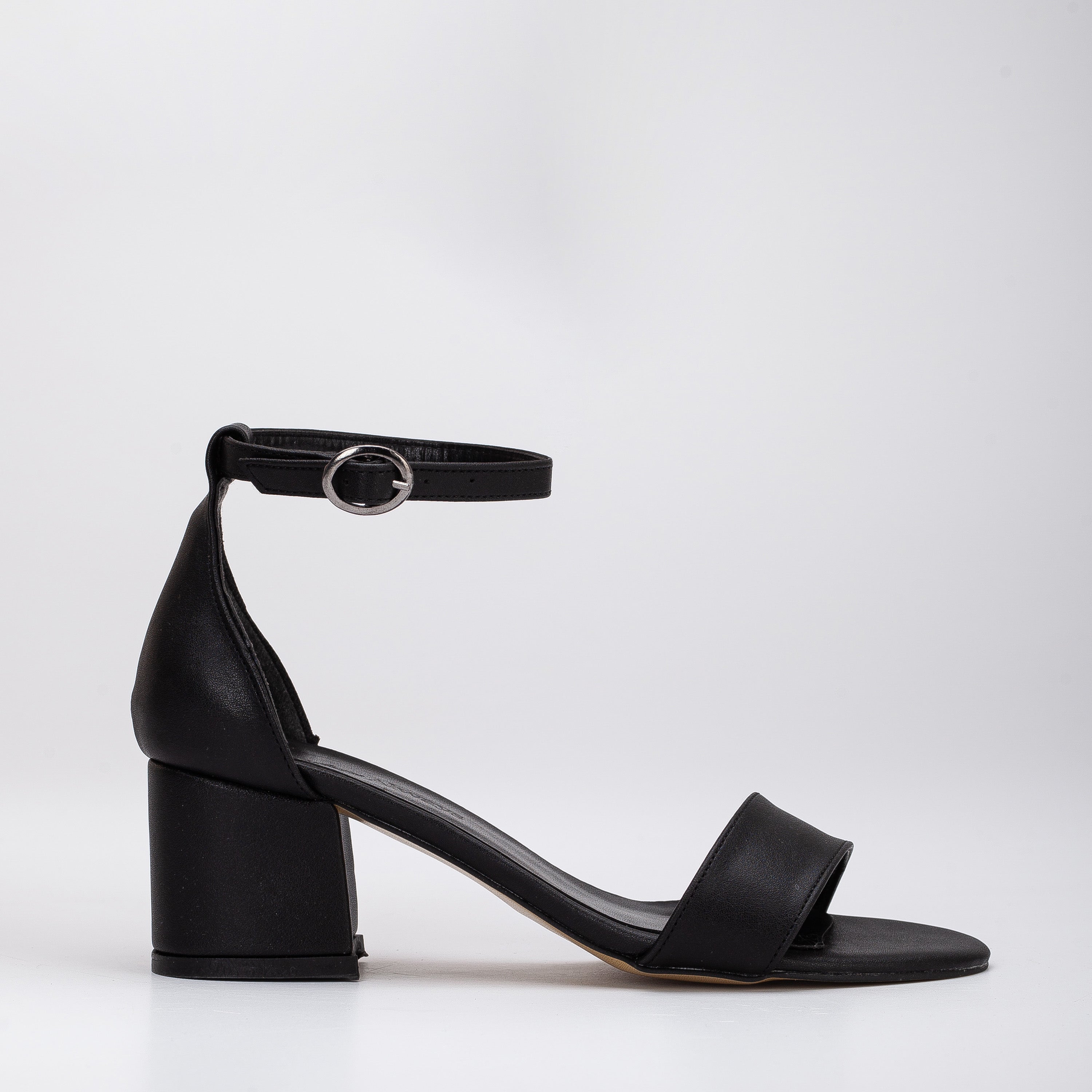 Black dress sandals low heel on sale