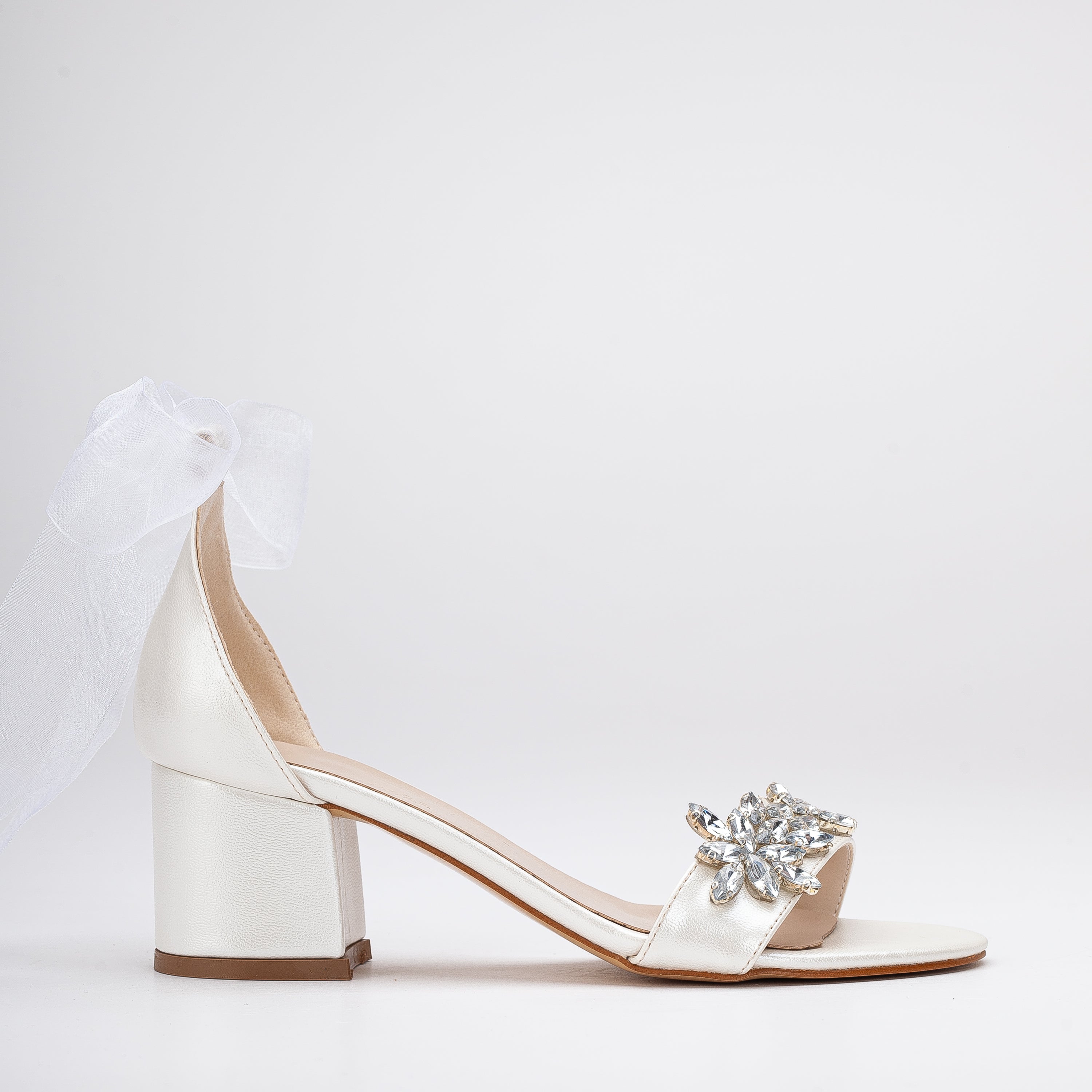 Wedding Shoes with Rhinestone and Ribbon, Bridal Shoes, Wedding Block Heels, Wedding Low Heels, Bridal Shoes, Ivory Block Heels, Shoes for Bride, Bridal Heels, Wedding Flats, Wedding Shoes for Bride, Bride Shoes, Bridal Flats, Bride Sandals, Rhinestone Wedding Shoes, Princess Wedding Shoes