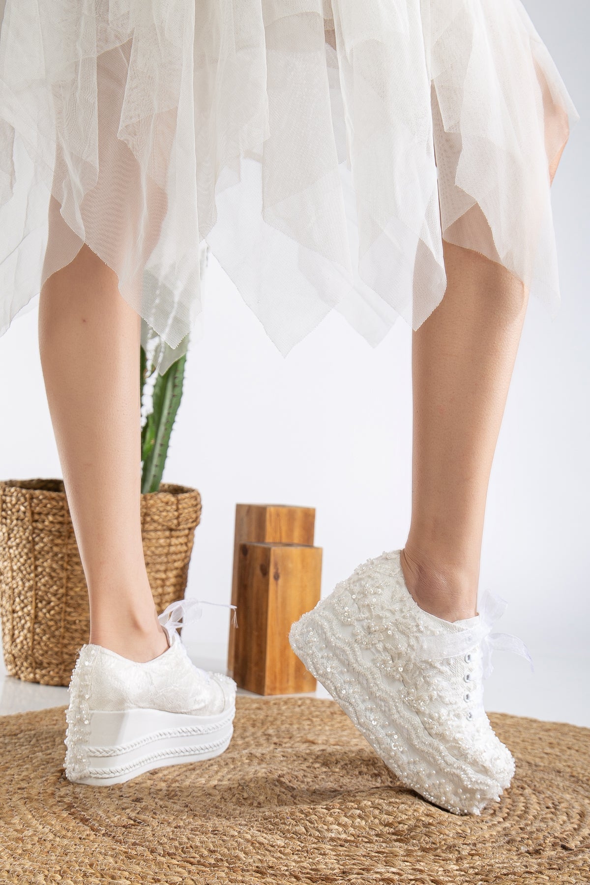 Florette - Ivory Lace Platform Bridal Sneakers