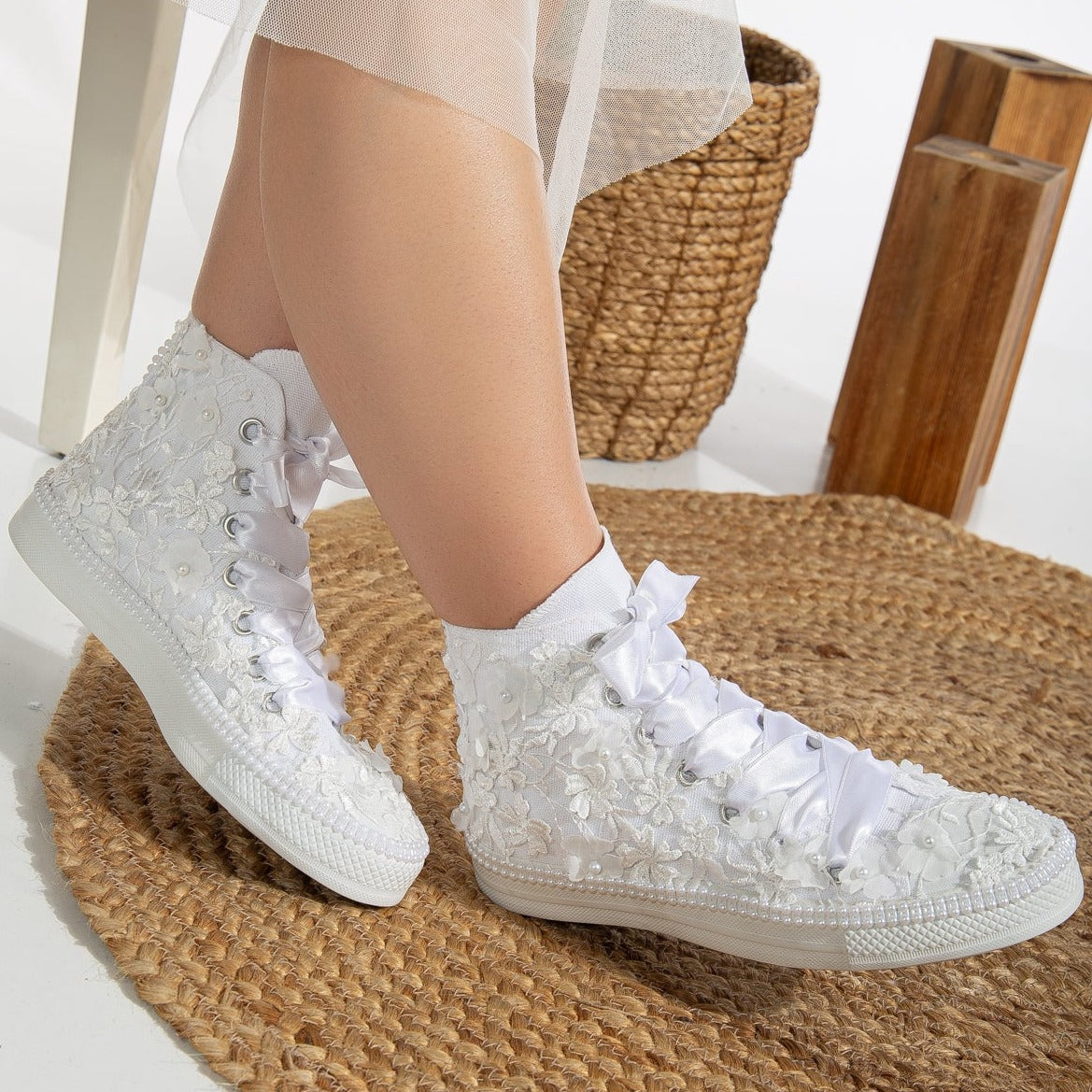 Claire White Lace Wedding Converse with Pearls 6.5 US 4 UK 23cm 37 EU White